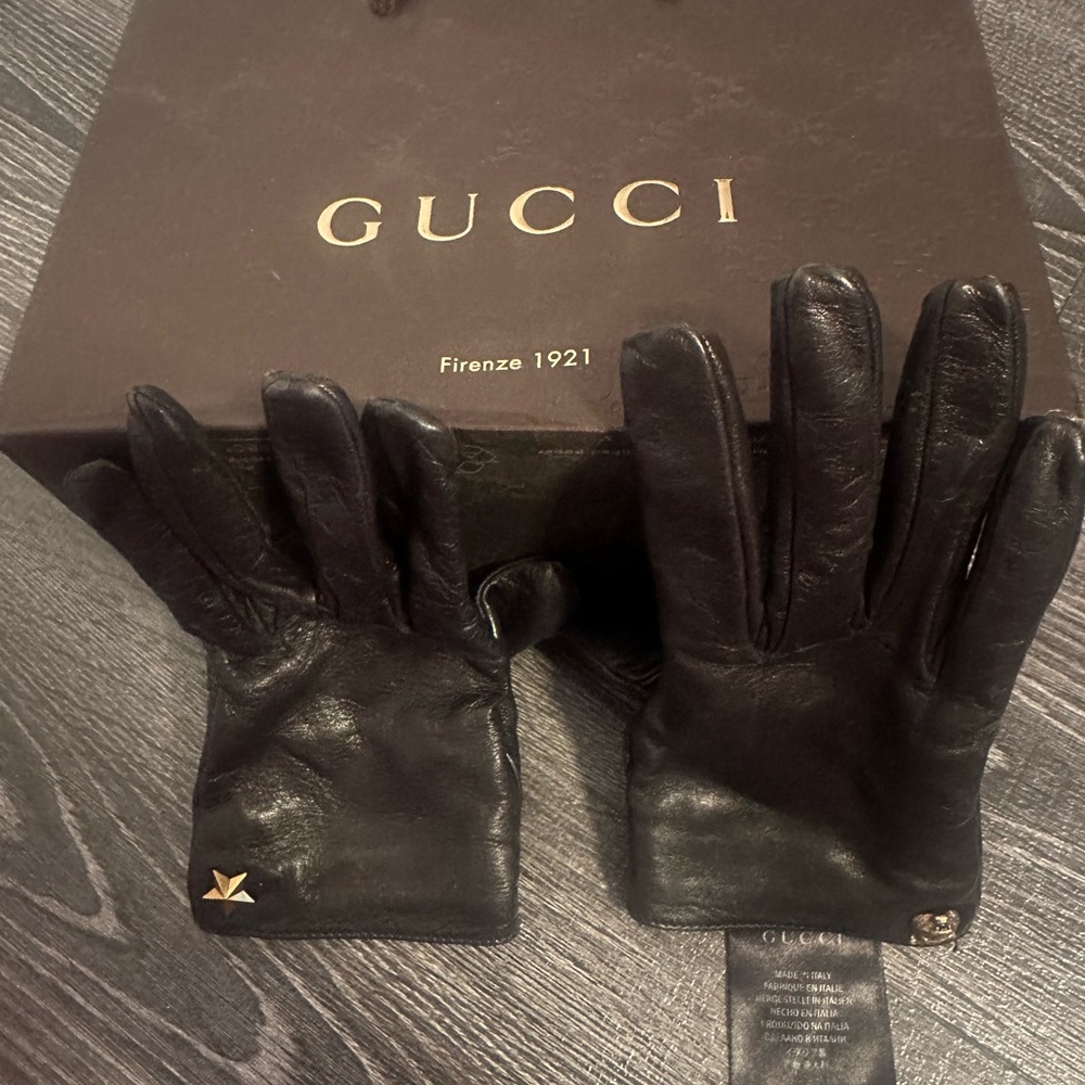 Gucci Elegant Black Leather Gloves